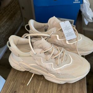 BRAND NEW Adidas Ozeeego W
